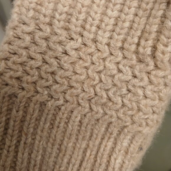 Club Monaco Classic Cardigan - Picture 2 of 9